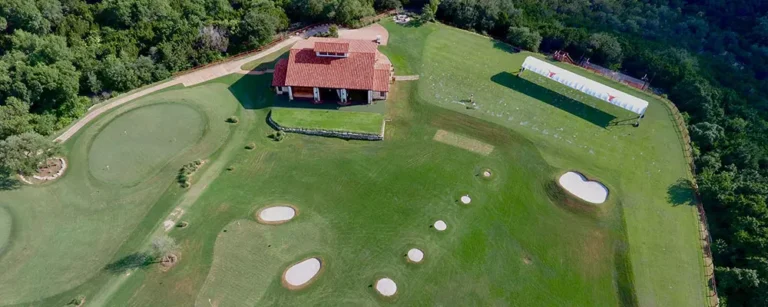 Bechtol-designed Scheff’s Kitchen refines practice facility at University of Texas Golf Club